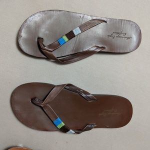 American Eagle flip flops